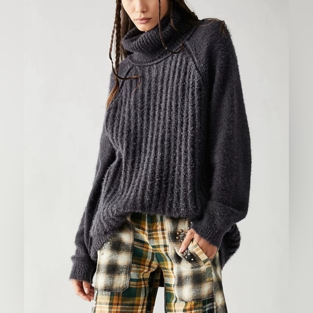Free People (heavy) Big City Turtleneck Ribbed Sweater Size SMALL